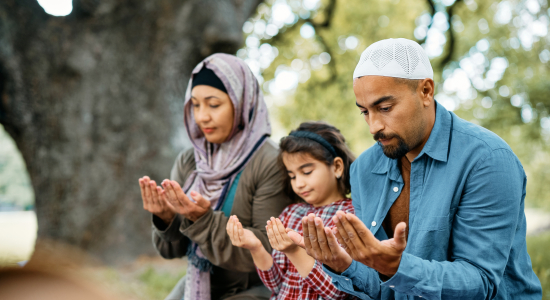 Aan je kinderen uitleggen wat ramadan is: antwoord op 12 vragen over de ramadan