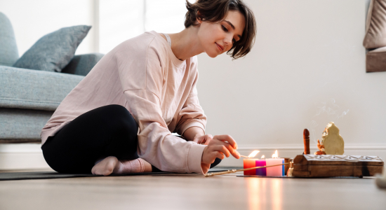 Nina Mouton staat voor een bewuster leven in Elke Dag Zelfzorg: kan jij écht aanvoelen wat je nodig hebt?