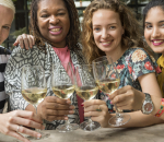 Weer een wijntje drinken na de zwangerschap? Hier wil je op letten