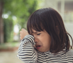 Help! Mijn kind dronk per ongeluk zeep, shampoo of afwasmiddel: wat nu?