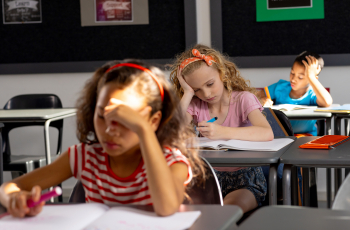 Confronterend: veel kinderen lijden onder stress door geldzorgen thuis