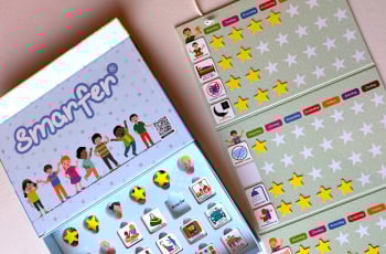 Beloningssysteem voor peuters: dit hielp onze dochter eindelijk weer in haar eigen bed te slapen