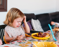 Strijd aan tafel? Kindervoedingscoach Hilda legt uit hoe dit komt én hoe je meer rust creëert