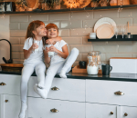 Keuken uitzoeken met een jong gezin? Advies aan huis kan veel stress schelen