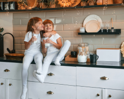 Keuken uitzoeken met een jong gezin? Advies aan huis kan veel stress schelen