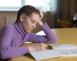 Je puber en toetsen: zo krijgt je kind meer grip op leren