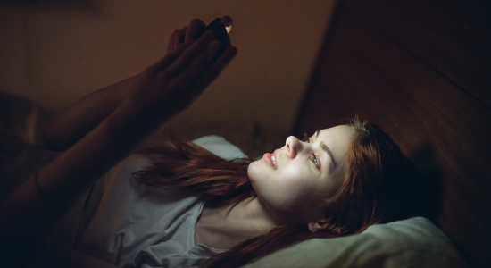 De eeuwige strijd: waarom pubers altijd te laat naar bed gaan (en in de ochtend zo moe zijn)