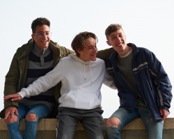 Slechte vrienden? Zo herken je negatieve invloeden in de vriendengroep van je kind