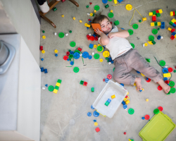 Lilian (29) wist niet wat ze moest zeggen toen de crèche belde: 'mijn zoon was de nachtmerrie van elke ouder'