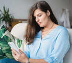 Laura (43): ‘Ik kreeg een appje van de klassenouder over mijn kind en ik zal het nooit vergeten’