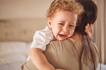 Verlatingsangst bij peuters: dit kun je doen om afscheid nemen makkelijker te maken