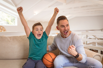 Kan ik mijn kind laten opblijven voor een sportwedstrijd? 5 dingen om even over na te denken