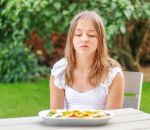 Mijn tiener eet bijna niks meer: is dit normaal of reden tot zorgen?