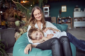 Ben je een veilige haven voor je kind? Dit zegt jouw hechtingsstijl over jullie band