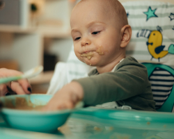 Leren eten kost tijd (en geknoei): 5 handige tips van een kindervoedingscoach