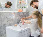 Praktisch én gezinsvriendelijk: zo ontwerp je jouw nieuwe badkamer