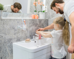 Praktisch én gezinsvriendelijk: zo ontwerp je jouw nieuwe badkamer