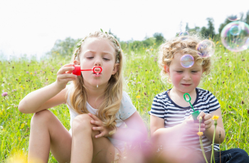 Zomerplezier in eigen tuin: 5x leuke én makkelijke spelletjes