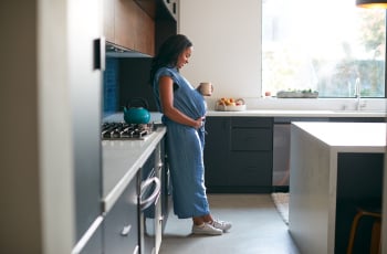 Zwanger: dit gebeurt er van binnen in je lijf, hoofd en hormoonhuishouding
