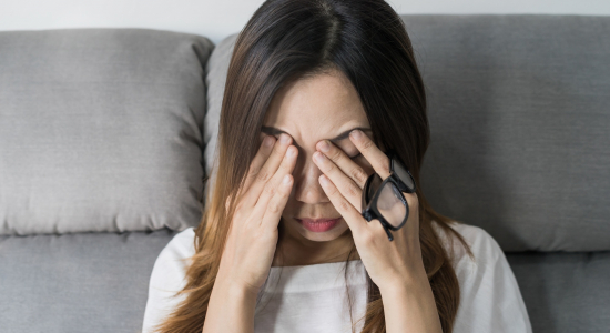 Ineens vlekken of flikkeringen in je zicht: wat is oogmigraine en wat kun je doen?