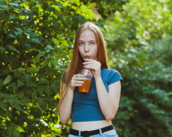 Ouders zijn bezorgd: tieners eten steeds ongezonder door influencers en verleidingen
