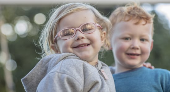 Een bril voor je kind: hoe kies je er eentje die echt fijn zit