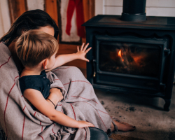 Open haard of houtkachel met jonge kinderen? Hier wil je op letten