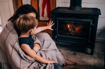 Open haard of houtkachel met jonge kinderen? Hier wil je op letten