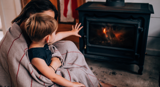 Open haard of houtkachel met jonge kinderen? Hier wil je op letten