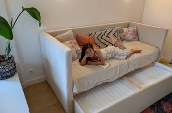 Getest: het veelzijdige Bruno logeerbed waarop lezen, slapen, spelen en logeren gewoon állemaal kan