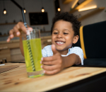Hoeveel suiker drinkt jouw kind eigenlijk ongemerkt?