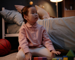 Tocht, kou of angst in het donker? Zo maak je de kinderkamer klaar voor de herfst en winter