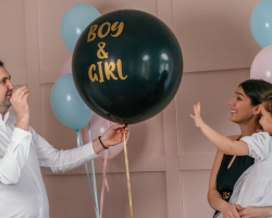 89% van de ouders vindt gender reveals overdreven: toch verdwijnt de traditie niet