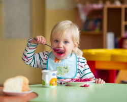 Waarom eten op de opvang vaak beter gaat dan thuis