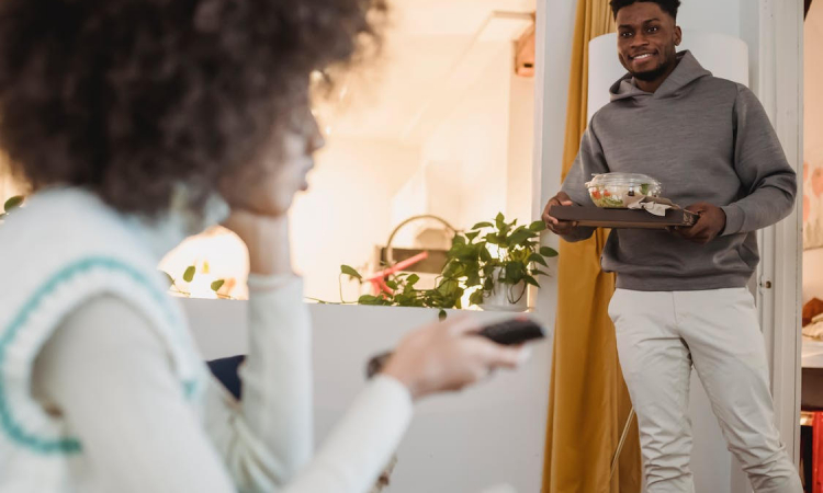 Ontdek de perfecte maaltijdoplossing voor je ouders: Tafeltje Dekje