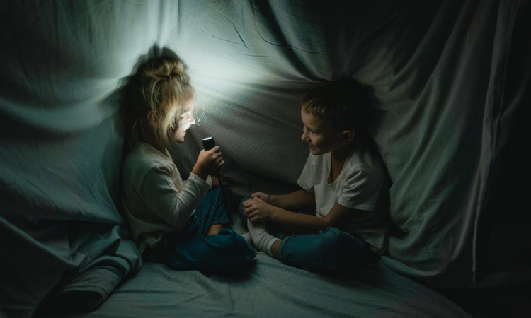 Zo leer je je kinderen zuinig om te gaan met energie