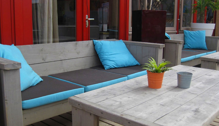 Een tuin om echt in te leven: Van loungeset tot eettafel