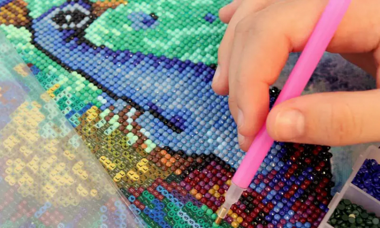Waarom Nederland massaal valt voor diamond painting: de creatieve trend van nu